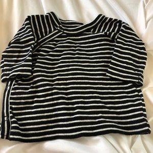 GENDER NEUTRAL OLD NAVY NEWBORN TOP